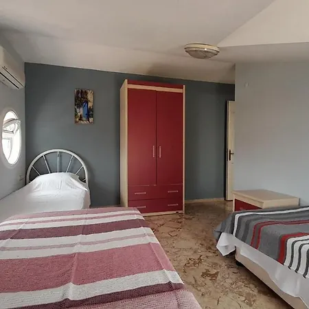 Spacious 3-Bed Apartment In Calis Beach