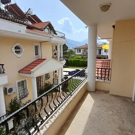 Lejlighed Spacious 3-Bed Apartment In Calis Beach