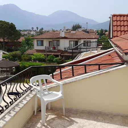 Spacious 3-Bed Apartment In Calis Beach Lejlighed *