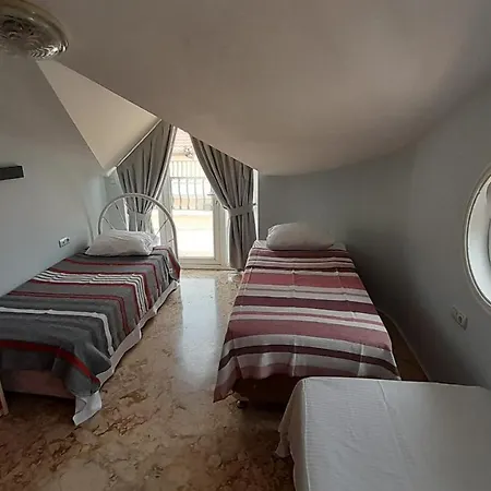 Spacious 3-Bed Apartment in Çaliş Beach