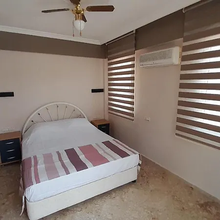 Spacious 3-Bed Apartment In Calis Beach Lejlighed
