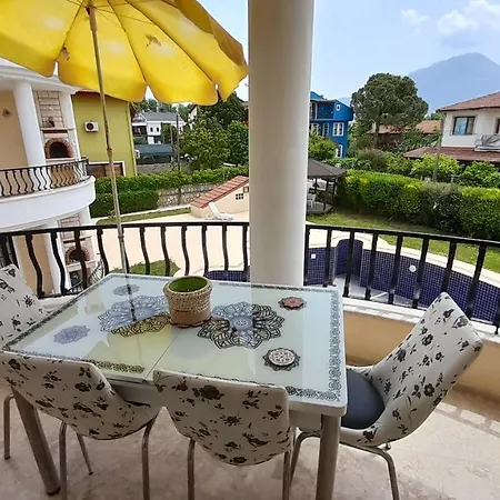 Spacious 3-Bed Apartment In Calis Beach Lejlighed